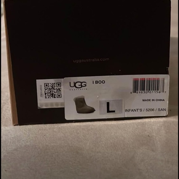 UGG I Boo - Picture 2 of 3
